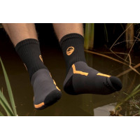 SCARPE, STIVALI E CALZE